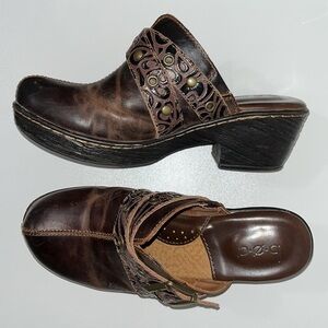 BOC embossed LEATHER detail brown floral slip on clogs. NWOB